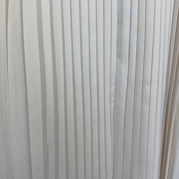 Pink Martini - Soft Chambray and Cream  Pleated MIDI Dress Size Medium - Picture 5 of 11